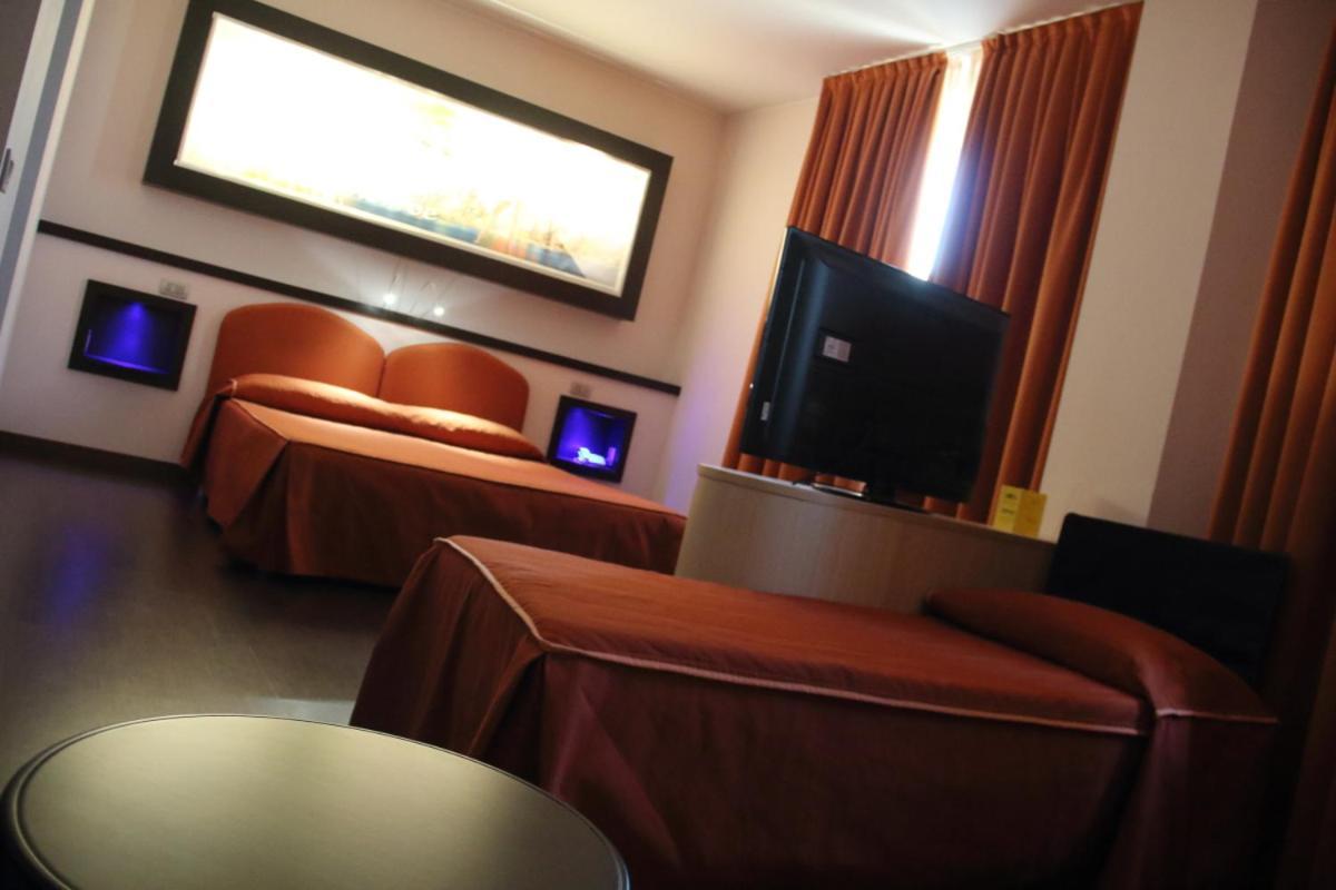 Hotel Mito Оссона Экстерьер фото